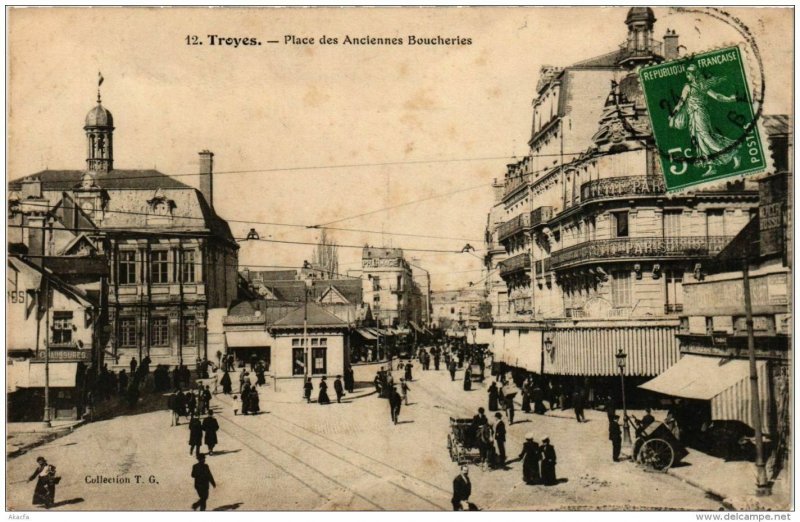 CPA TROYES Place des Anciennes Boucheries (723292)