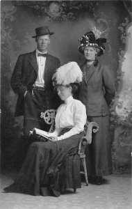 H57/ Hoople North Dakota RPPC Postcard c1910 Well-Dressed People Hats 90