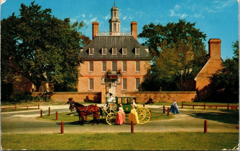 Horse Drawn Carriage Governors Palace Williamsburg Virginia VA Postcard VTG UNP  