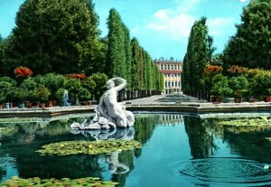 VINTAGE CONTINENTAL SIZE POSTCARD PALATIAL GARDENS VIENNA AUSTRIA