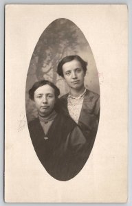 RPPC Waverly Iowa Lovely Sisters Twins Emma c1914 to St Ansgar Postcard B30