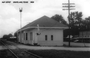 Grapeland Texas M and P Depot Real Photo Repro Antique Postcard J44318