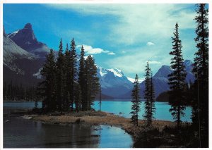 BT16564 Maligne lake jasper national park canada