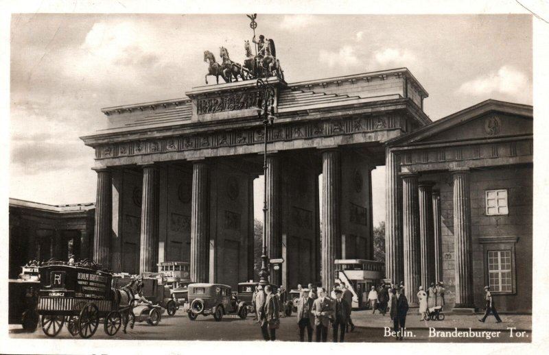 VINTAGE POSTCARD BRANDENBURGER GATE BERLIN STREET SCENE RPPC MAILED 1931 (FRESH)