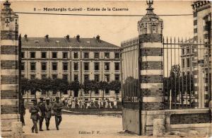 CPA Militaire, Montargis - Entree de la Caserne (278946)