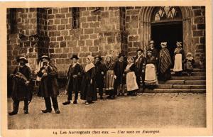 CPA Les Auvergnats chez eux - Une NOCE en Auvergne (244567)