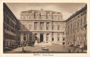 B107826 Italy Genova Palazzo Ducale Voitures Vintage Cars real photo uk