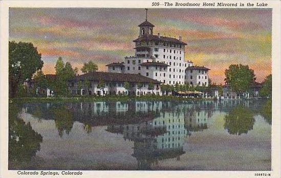 Colorado Colorado Springs The Broadmoor Hotel Mirrored In The Lake