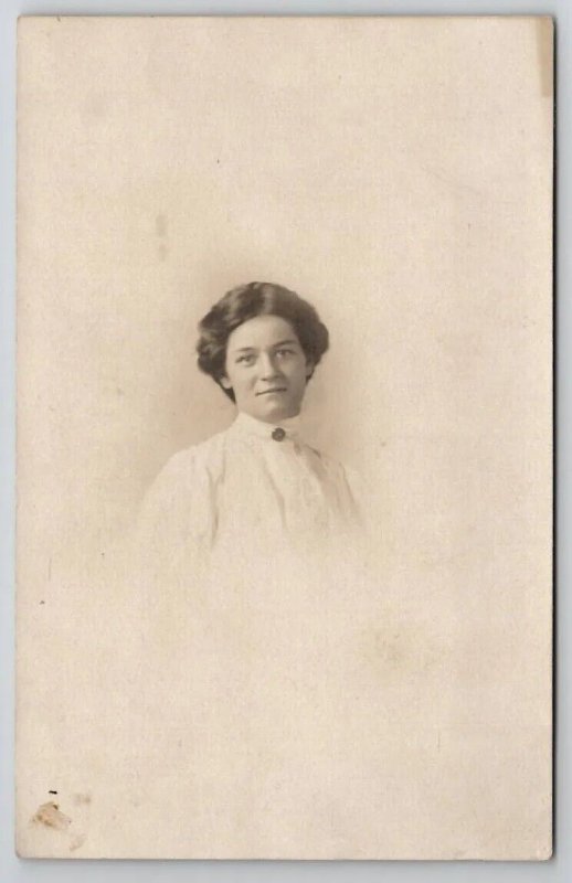 St Louis MO Pretty Edwardian Woman Miss Mabel Farrell Portrait Postcard S24