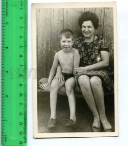 290778 USSR 1973 year nude boy in BATH bench w/ mother photo