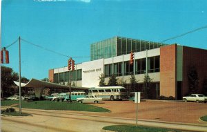 VINTAGE POSTCARD THE BROADWATER BEACH HOTEL AT BILOXI MISSISSIPPI c. 1970