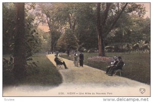 VICHY, Allier, France, 1900-1910's; Une Allee Du Nouveau Parc