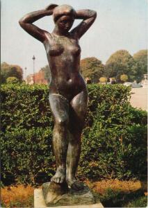 Baigneuse aux bras levés Maillol Jardin des Tulleries Paris c1974 Postcard D58