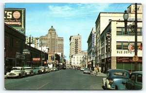 1950s EL PASO TEXAS SAN FRANCISCO ST GREYHOUND BAR-B-Q ESSO HOTEL POSTCARD P3007