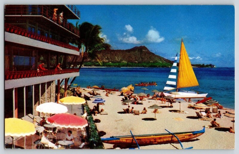 Postcard Waikiki Hawaii - The Reef Hotel - w Beech & Sailboats