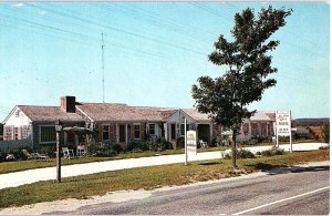 Postcard MOTEL SCENE Sandwich Massachusetts MA AI6919