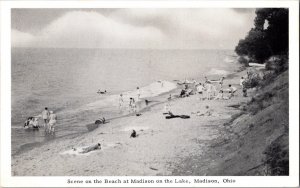 Vintage Postcard Madison OH Ohio - Beach at Madison on the Lake JD5