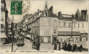 CPA BLOIS-L'Hotel d'Angleterre et la rue Denis Papin (26863)