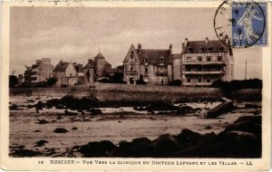 CPA Roscoff- vue vers la Clinique du Docteur Lefranc&Villas FRANCE (1026184)