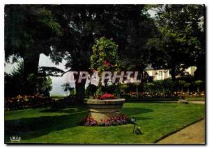 Modern Postcard Avranches The Pit and the massifs of the Jardin des Plantes