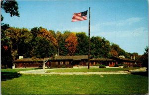 Illinois Oregon White Pines Forest Lodge