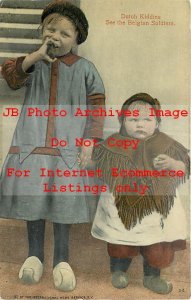 World War I, Dutch Children See the Belgian Soldiers