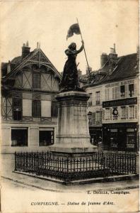 CPA COMPIEGNE - Statue de Jeanne d'Arc (291301) 