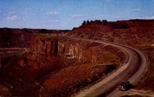 WA - Vantage. U.S. Highway 10 on the Quincy Flats