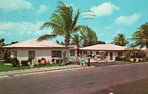 Vintage Postcard 1970's Henri's Motel Apts. AIA & Tropical Drive Delray Beach FL