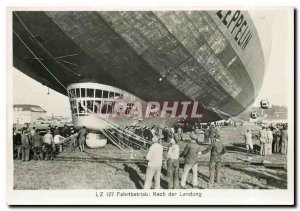 Postcard Modern Aviation Zeppelin LZ 127 Nach der Landung