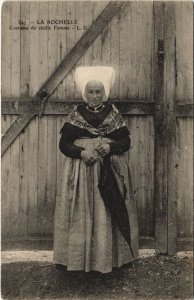 CPA La ROCHELLE-Costume de vieille Femme (45327)