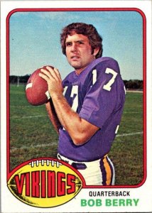 1976 Topps Football Card Bob Berry Minnesota Vikings sk4431