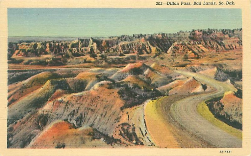 Bad Lands South Dakota Dillon Pass Linen Postard Unused