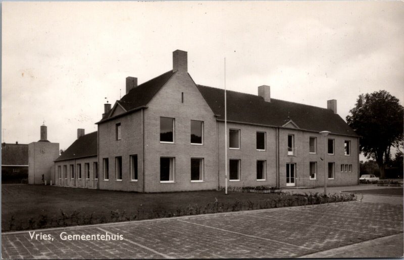 Netherlands Vries Gemeentehuis  Vintage RPPC C048