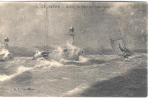 FRANCE   LE HAVRE   STORM  LIGHTHOUSE  postcard