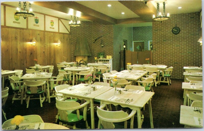 postcard Windsor, Ontario, Canada -Chicken Court Restaurant - Pioneer Room
