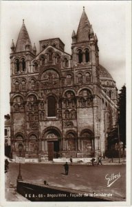 CPA Angouleme- Facade de la Cathedrale FRANCE (1073444)