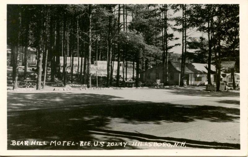 NH - Hillsboro. Bear Hill Motel, Route US 202 - RPPC