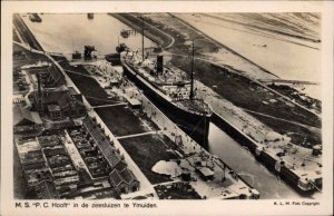 Jmuiden Netherlands MS PC Hooft in de zeesluizen Ships Port Vintage RPPC PC