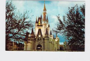 VINTAGE POSTCARD WALT DISNEY WORLD FANTASYLAND CINDERELLA CASTLE