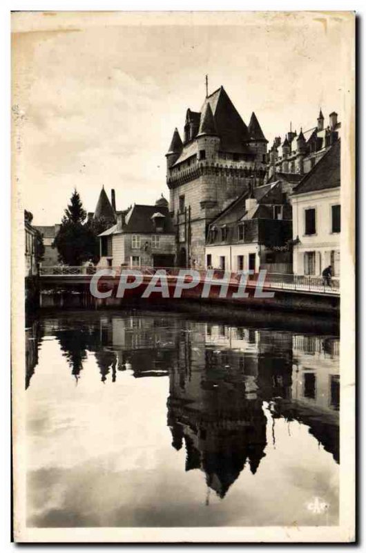 Modern Postcard Loches La Porte Des Cordellers And I & # 39Indre