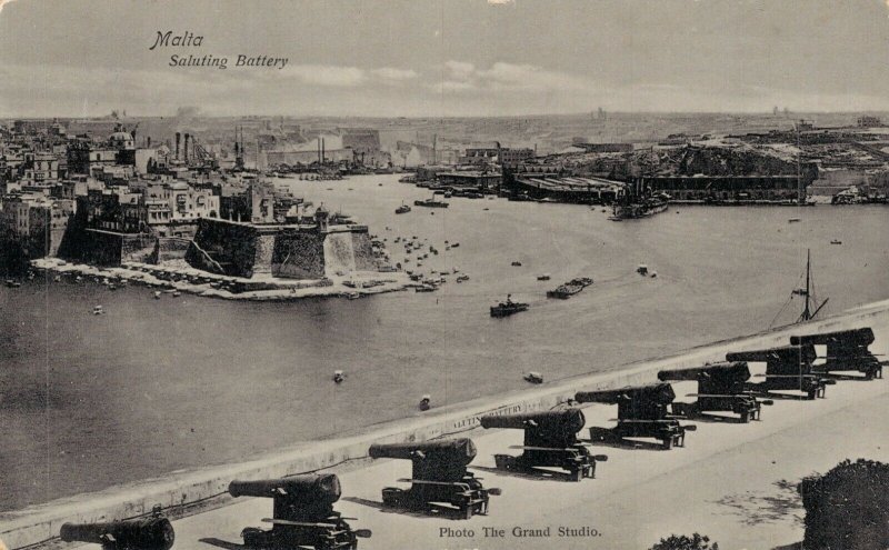 Malta Saluting Battery Valletta Vintage Postcard 08.32