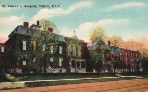 VINTAGE POSTCARD ST. VINCENT'S HOSPITAL TOLEDO OHIO SMALL DOTS ON REAR c. 1910