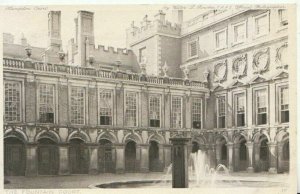 Middlesex Postcard - The Fountain Court - Hampton Court - Ref TZ1982