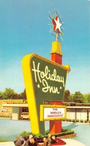 Charlotte, NC North Carolina  HOLIDAY INN~Coliseum Motel  ROADSIDE  Postcard