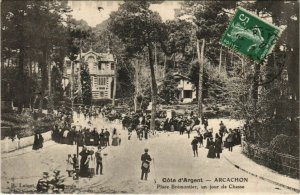 CPA ARCACHON-Cote d'Argent-Place Brémontier un jour de Chasse (27698)