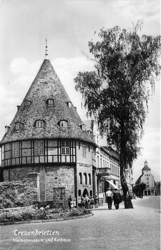 BG24198 treuenbrietzen heimatmuseum und rathaus   germany CPSM 14x9cm