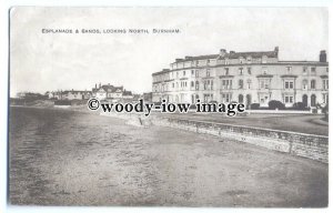 tq0298 - Lincs - Esplanade & Sands, Looking North on Burnham Seafront - postcard