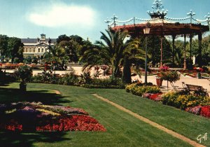 Postcard En Anjou Angers Maine-Et-Loire Les Jardins Du Mail France