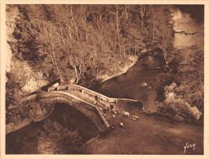 Br45035 Vezelay vieux pont sur la cure a pierre oerthuis hormantoxone Pub france